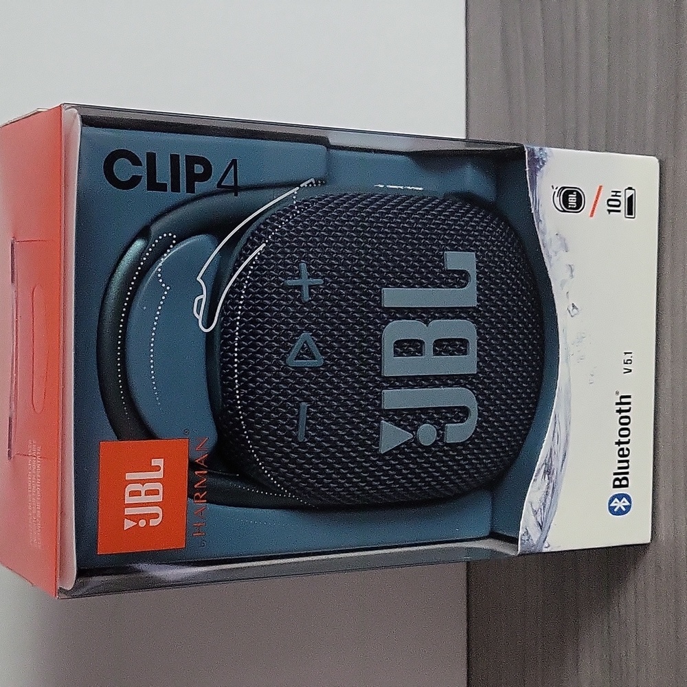 JBL Speaker (Clip 4)